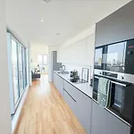 Lux 3-Bedrooms Penthouse With Private Terrace & Balcony In Battersea