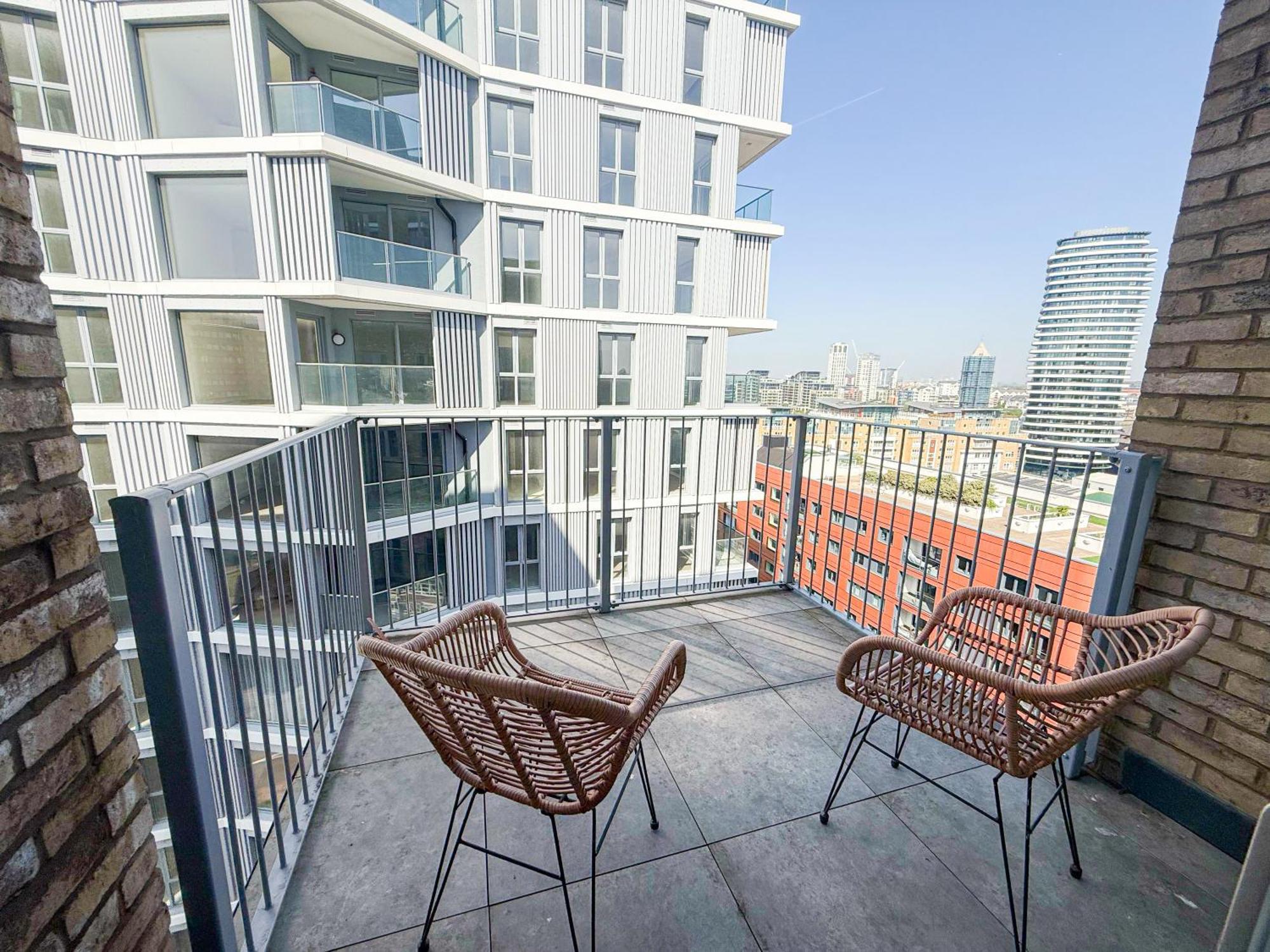 Apartment Lux 3-bedrooms Penthouse With Private Terrace & Balcony In Battersea London